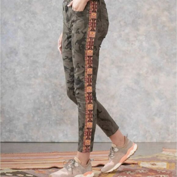 Driftwood Jackie Size 24 NWT Green Camo Aztec Embroidered Skinny Jeans Pants - Picture 1 of 15